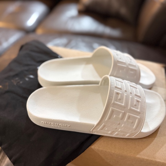 Givenchy slides - Picture 2 of 4